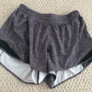 Lululemon Hotty Hot Short ll Long 4” in Grey